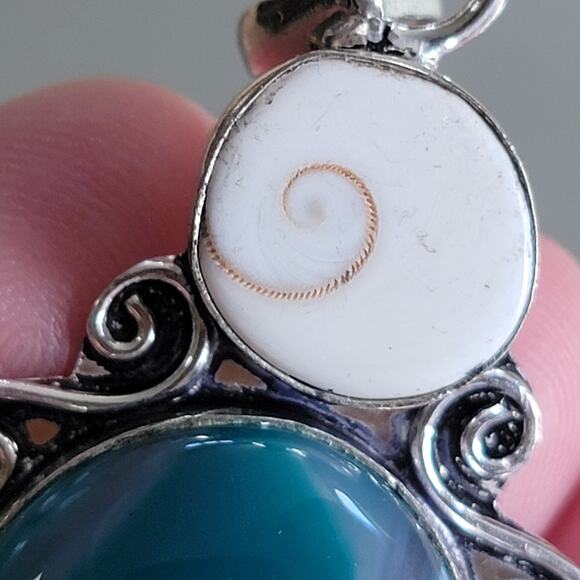Blue Banded Agate, Shiva Eye Shell & Amethyst Pendant, Sterling Silver Necklace - Picture 9 of 10
